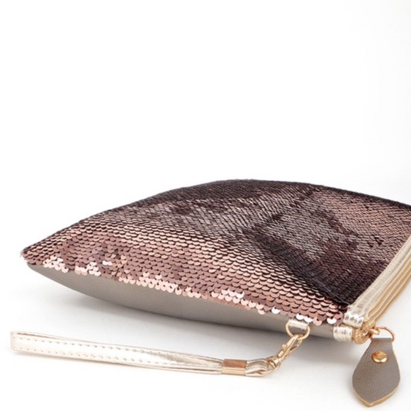 ❗️LAST❗️Rose Gold Sequin Clutch - Picture 5 of 5